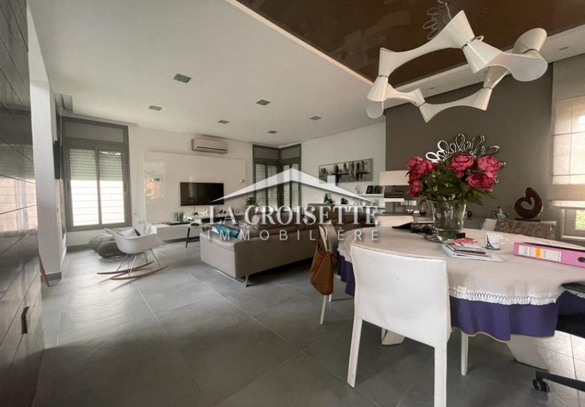 Villa S+4 Avec Piscine à La Soukra MVV0279