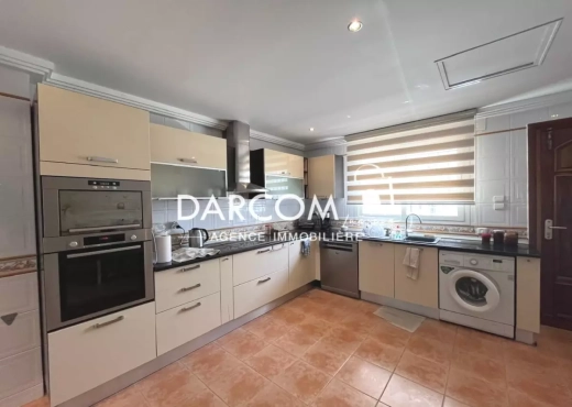à vendre villa à Cité les pins