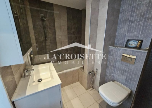 Villa S+5 avec piscine aux jardins de l'Aouina ZVL1694