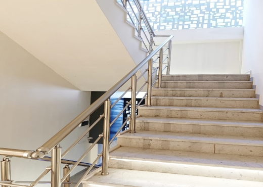 AL Bureaux à Den Den