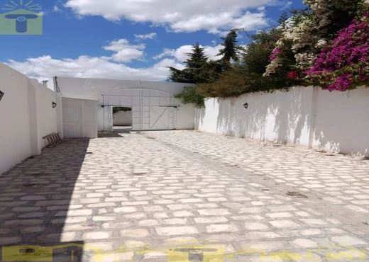 villa À Vendre à NABEUL - À vendre – Magnifique villa avec piscine à #Hammam - Immobiliere.tn - Photo 2