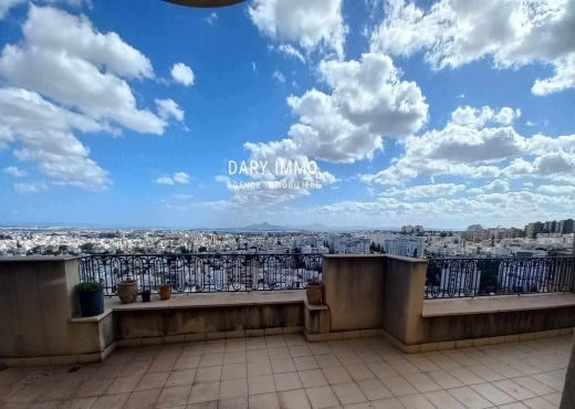 A louer Appart S+3 Cité Enassr