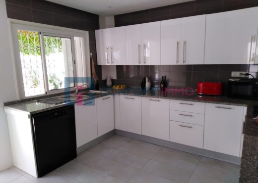 A Louer Villa S+4+Piscine Gammarth