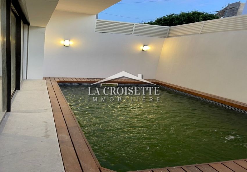 Triplex S+5 avec piscine à Gammarth MDL0570