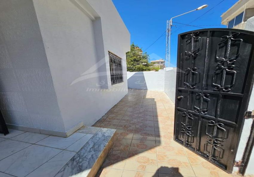 vente  Petite villa  Située à  bhira