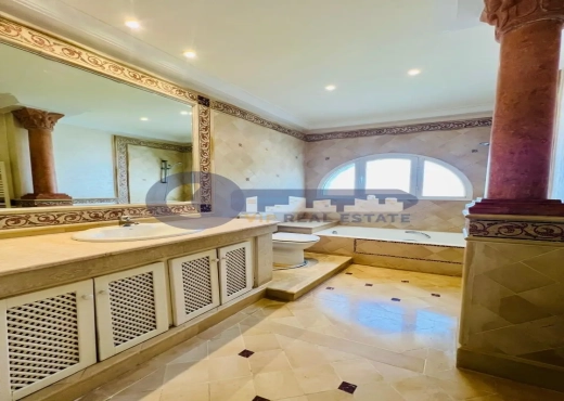 A Louer une Villa S+6 A La Marsa