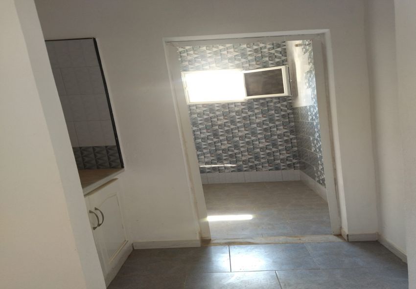 Une Maison a vendre s+ 3 avec garage au centre ville haouaria