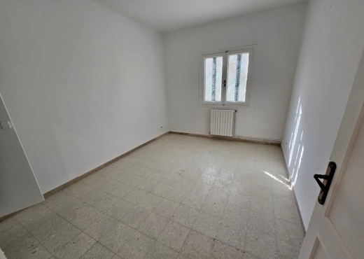 📍 RIADH EL ANDALOUS : APPARTEMENT S+4 AU REZ-DE-C