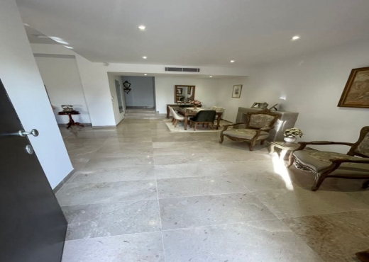 A louer  Superbe Triplex à Soukra