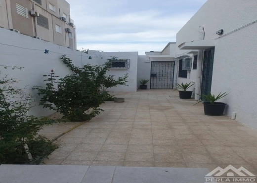 A Vendre Villa+2 Studios Ghazella