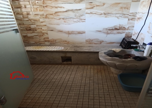 Une villa avec piscine