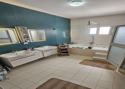 A Vendre Ferme + Villa à Bizerte