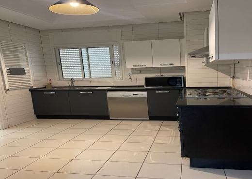 A louer à l’année au LAC 2 un spacieux appartement