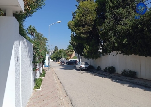 🏡 Maison spacieuse avec grand jardin à vendre