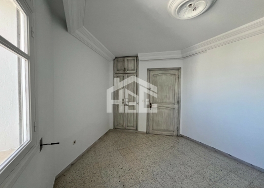 A vendre S+3 de 157 m² à Ennasr 1