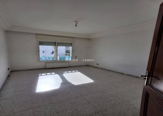 A Vendre Appart S+4 Cité Ennasr