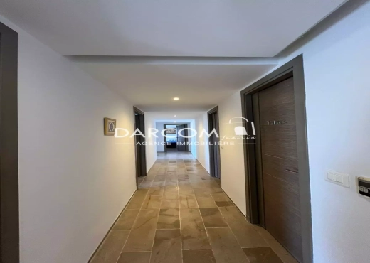 à louer S+4 VIDE de 210 m² aux JC