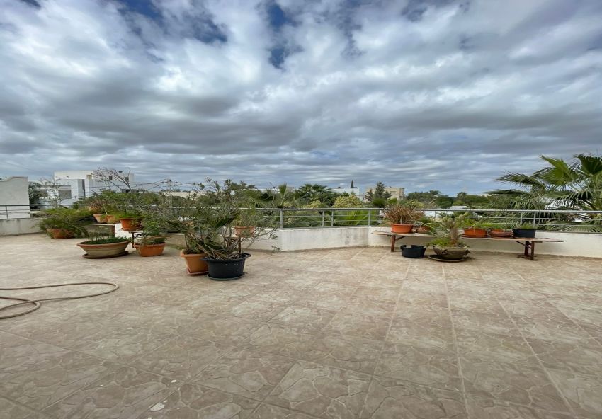 Villa avec piscine et jardin aménagé