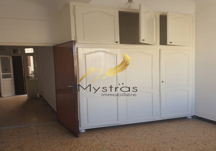 Vente d'un appartement S+4 au cœur de Tunis ville