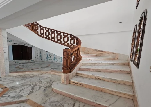 villa À Vendre à TUNIS - 📍 MENZAH 9A : À VENDRE – VILLA DE PRESTIGE - Immobiliere.tn