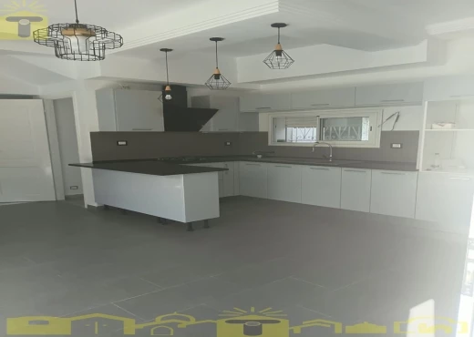 villa À Vendre à NABEUL - 🏡 À VENDRE – Villa S+5 avec studio | AFH Mrezga - Immobiliere.tn - Photo 3