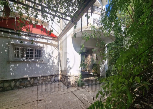 terrain À Vendre à TUNIS - AV villa à démolir à Montplaisir - Immobiliere.tn