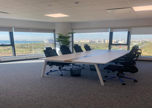 Un bureau au design remarquable pour 5 personnes à Tunis, Le Golfe de Tunis
