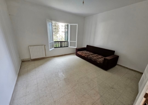 📍 RIADH EL ANDALOUS : APPARTEMENT S+4 AU REZ-DE-C