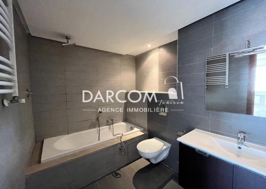 bel appartement s+2 J.de Carthage