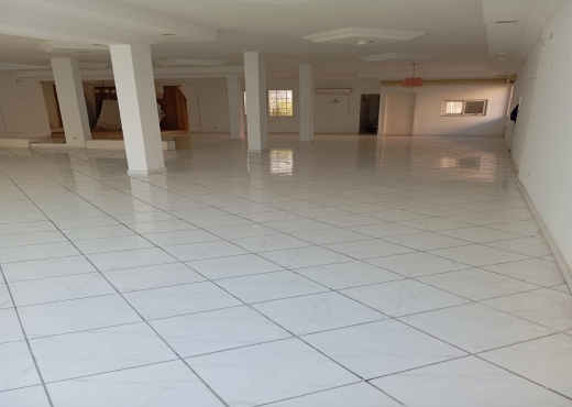 🏢 Local commercial 2 étages à louer – Ras Jebel