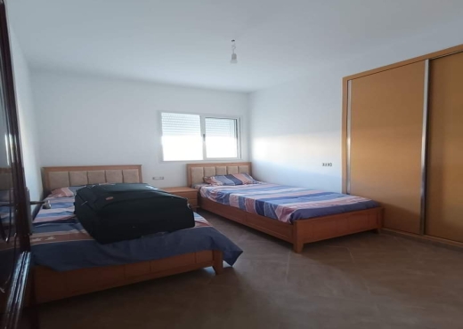 للبيع منزل حديث البناء مطل عل البحر و الجبل و قريب من كل المرافق في الهوارية