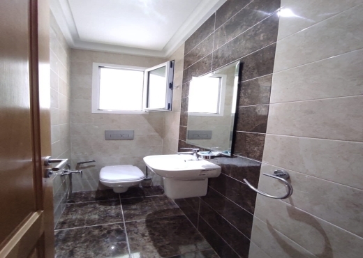 📍 ENNASR 1 – APPARTEMENT S+3 SEUL SUR LE PALIER À