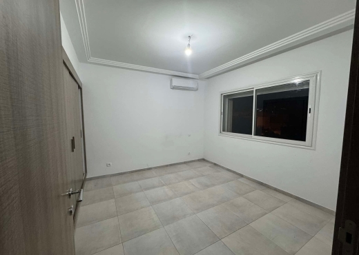 RIADH EL ANDALOUS : APPARTEMENT S+2 À LOUER