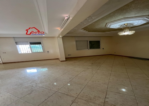 VILLA AVEC 5 APPARTEMENTS