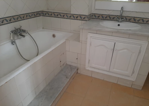 Appartement À Louer à ARIANA - Premier Etage Villa S+4 Ennasr - Immobiliere.tn