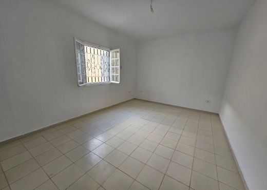 📍 CITE EZZOUHOUR 4 - ETAGE DE VILLA  À VENDRE