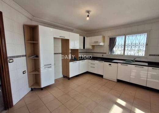 A Vendre Appart S+4 Cité Ennasr