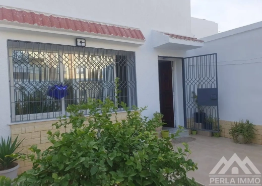 A Vendre Villa+2 Studios Ghazella