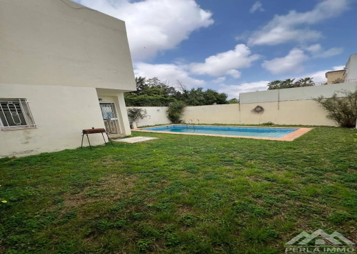 Villa S+4 avec piscine Soukra