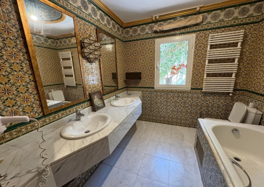 MENZAH 9 C :  UNE VILLA S+3 À LOUE