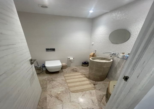A louer  Superbe Triplex à Soukra