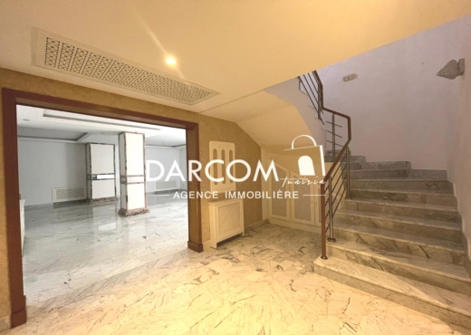 à louer Duplex de 298 m² aux JC