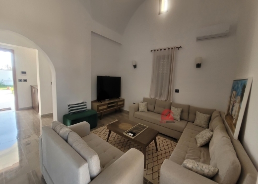 GRANDE MAISON SUR MEZRAYA DJERBA