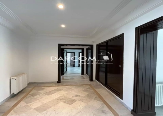 à louer s+3 de 190 m² aux Jardins