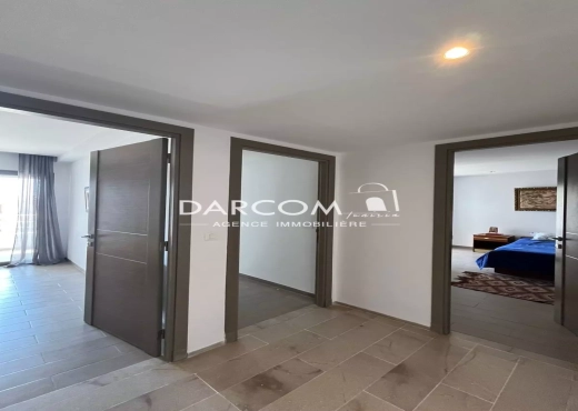 à louer S+4 VIDE de 210 m² aux JC