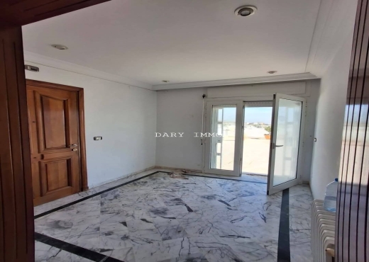 A Vendre Appart S+4 Cité Ennasr