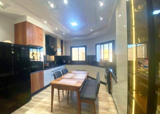 A vendre Villa S+3 rte Bouzayene Sfax