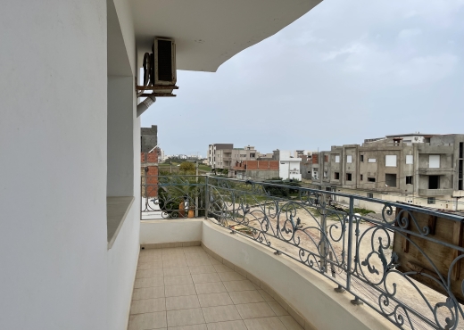 A vendre appartement (s+3) a kelibia