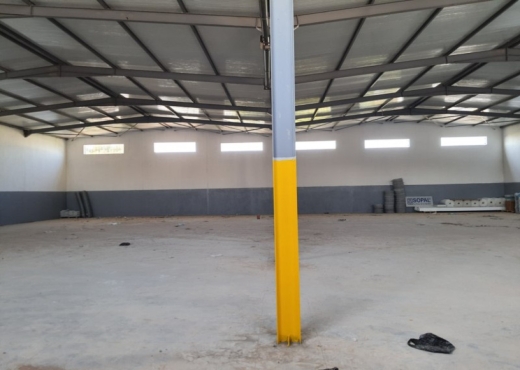 À louer : Dépôt industriel 1000 m²