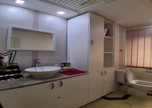 local commercial À Louer à TUNIS - À louer Local commercial  Lac1 - Immobiliere.tn